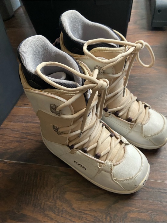 Burton Shoes - Women’s snow/snowboard boots